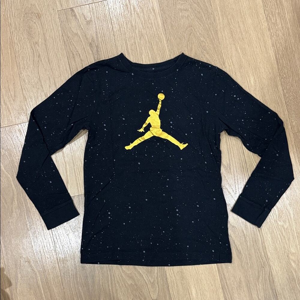 Jordan Kids Black and Gold Graphic Splatter Long Sleeve Shirt Size XL
